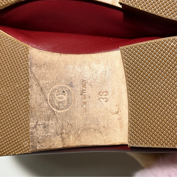 CHANEL Women's Burgundy and Navy Flats - Picture 7 of 10